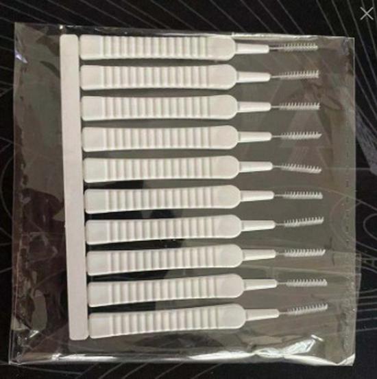 

Многофункциональная щетка для душа и чистки телефона