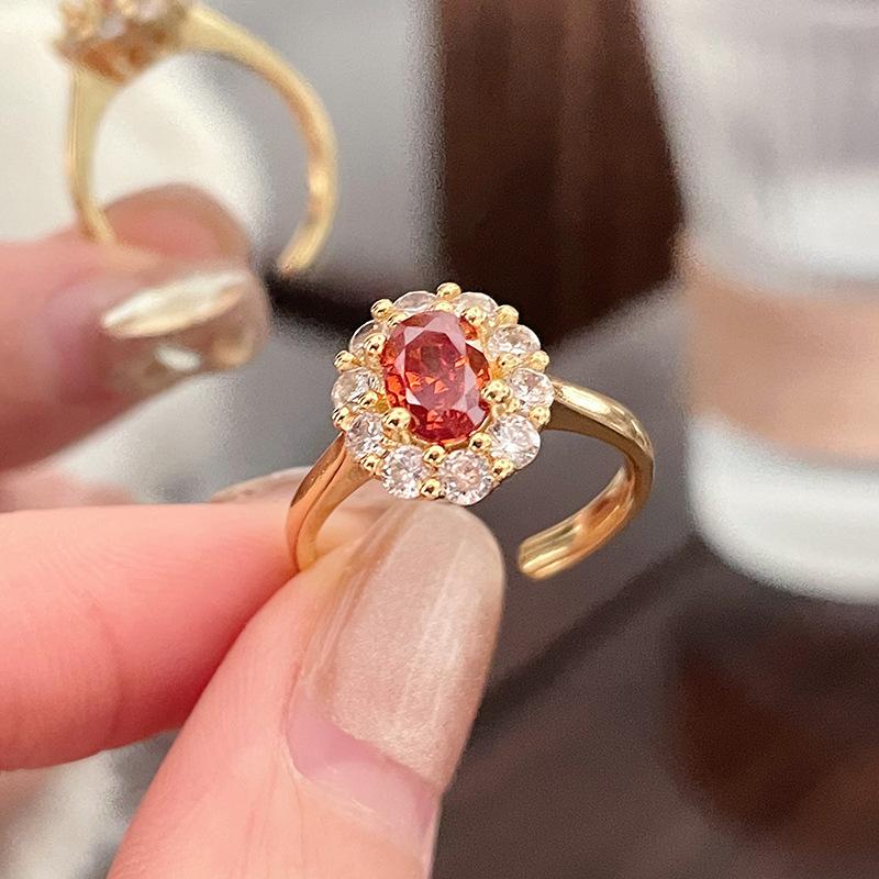 Mittelalterlicher Farbiger Schatz Rote Edelsteingruppe Mit Diamanten Eingelegt Zir*****Pen Ring Licht Luxus High-End Ring