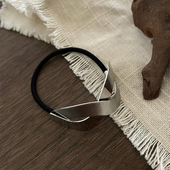 Elegant Metal Hair Clip: Stylish, Versatile Hairpin and Headdress with Simple, Trendy Design.
