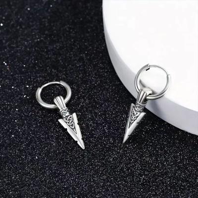 1 Paar modische Punk Gothic Edelstahl Ohrringe und Ohrstecker ist ein Geschenk von Gothic Street Pop Hip-Hop Rock Ohrschmuck