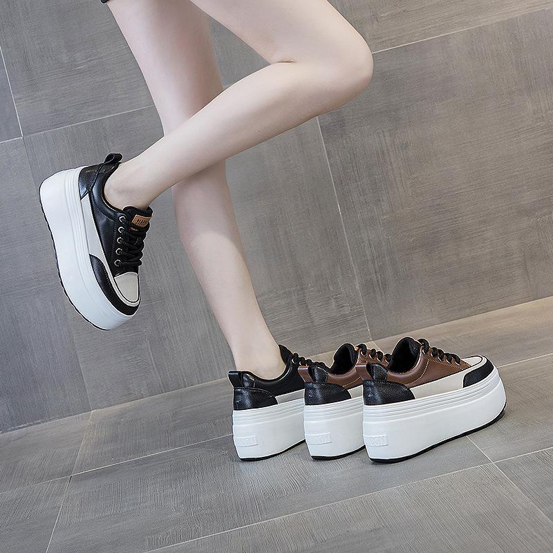Plateau-Muffin-Schuhe Damen neu 2025 Damen Casual Einzelne Schuhe vielseitige Farbabstimmung Mode Low-Top Erhöhende Board-Schuhe Tide