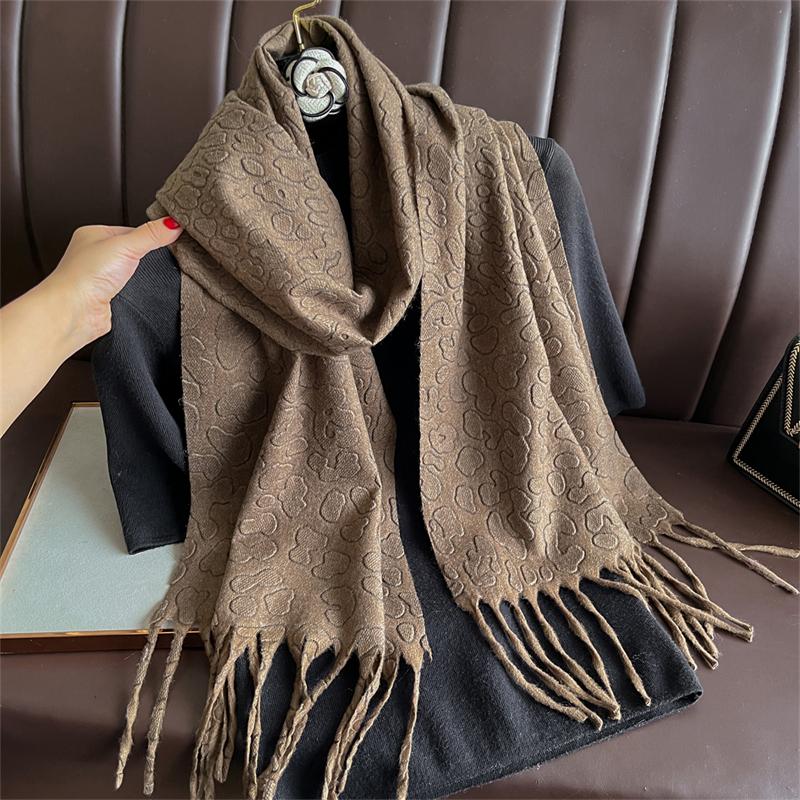New Embossed Cashmere Women's Winter Scarf Warm Chunky Shawl Luxury Designer Tassels Pashmina Bufanda Lady Wrap Man Scarves