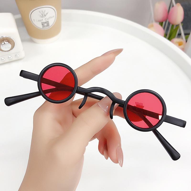 Retro Hip Hop Sunglasses Small Frame Round Street Photography Mini Small Glasses Trendy Men and Women Funny Sun Glasses 1PC