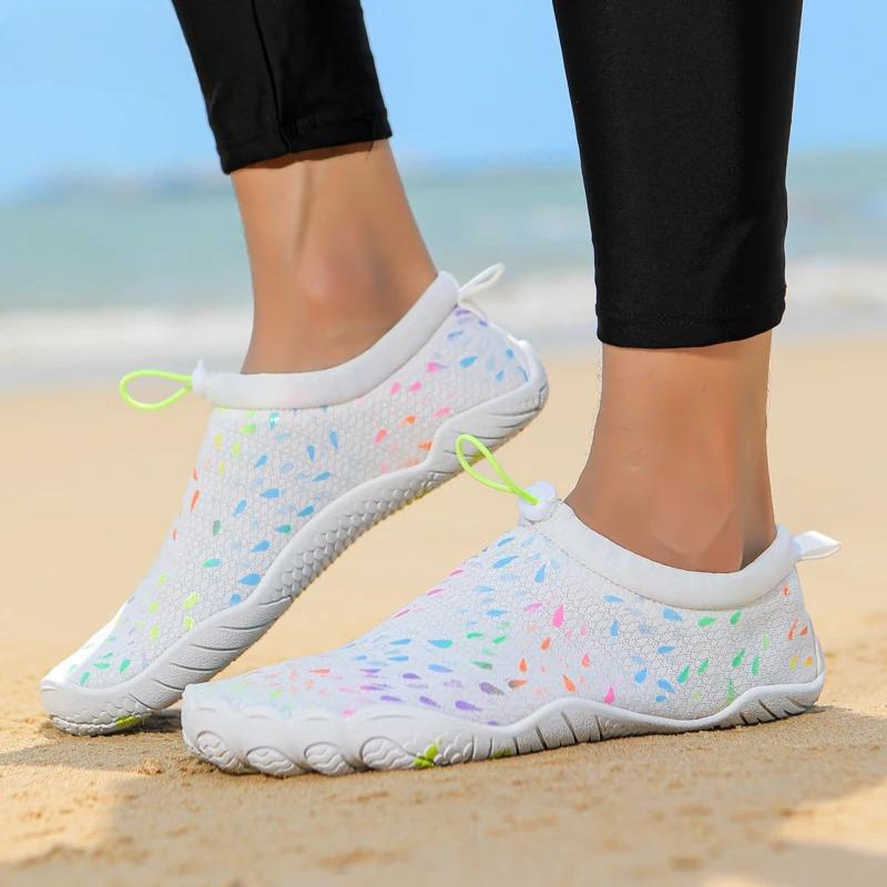 Women Aqua Shoes Summer Men's Breathable Wading Sneakers Barefoot Beach Walking Shoes Seaside Water Sports Shoes