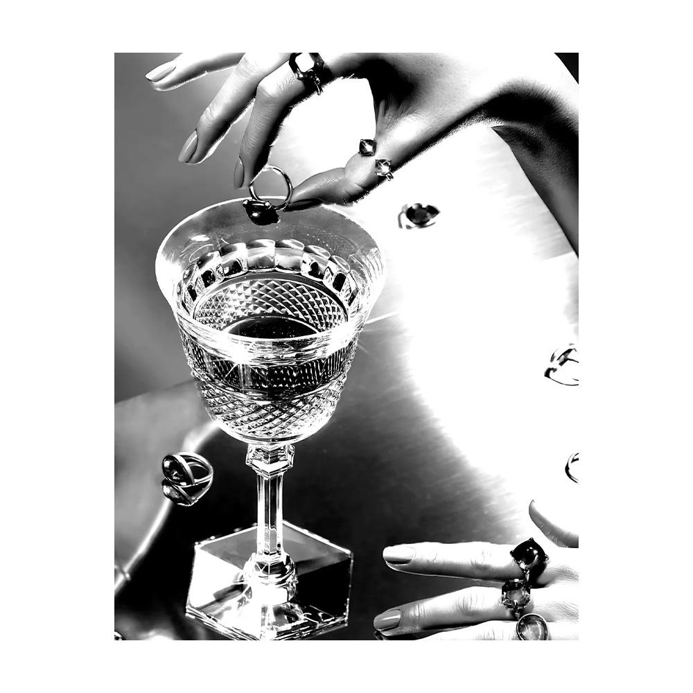 Modern Luxury Fashion Black White Art Heels Champagne Feminist Retro Poster Canvas Paintings Wall Art Pictures Home Decor