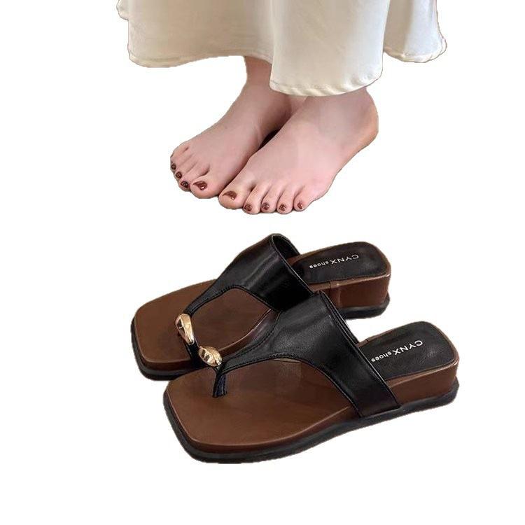 Retro flip-flops outer wear women's 2025 summer new French gentle style fashion heightened slope heel square head cool slippers