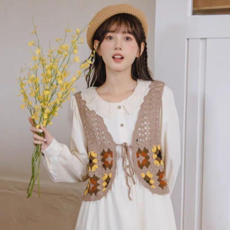 Sleeveless Crochet Lace Knit Cardigan: Fashionable Loose Bolero Vest