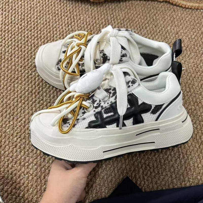 Plum blossom canvas shoes thick soles increase height and breathability niche Xiaobai casual shoes tide