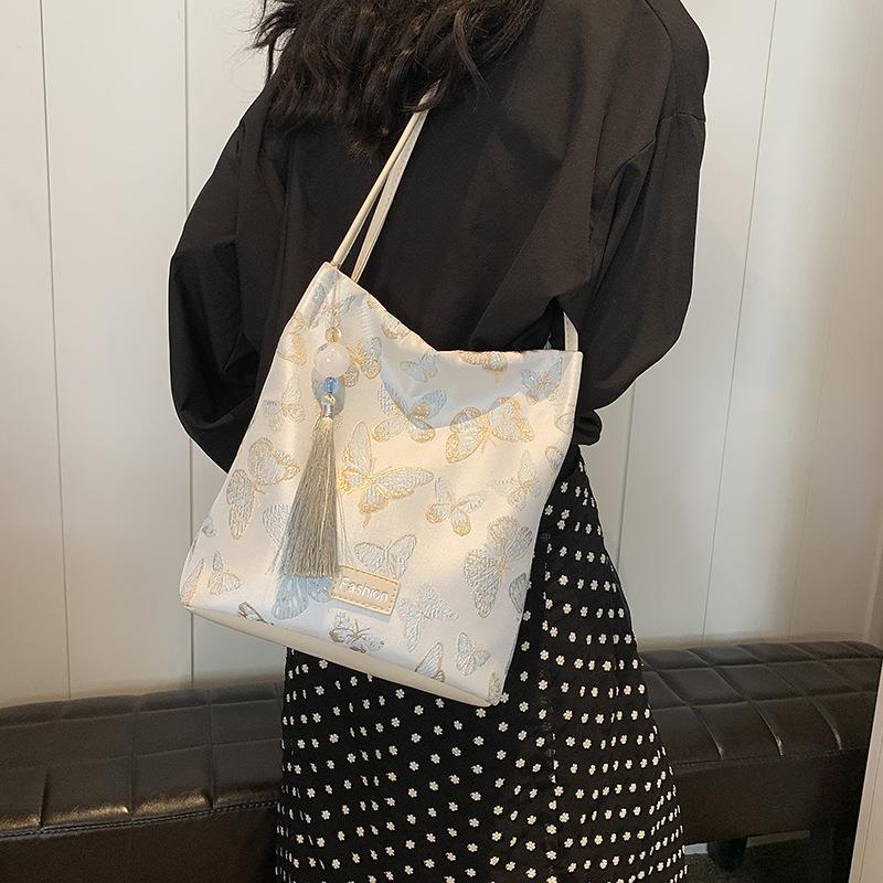 Bag Women's New Fashion Embroidery Casual Versatile Shoulder Bag