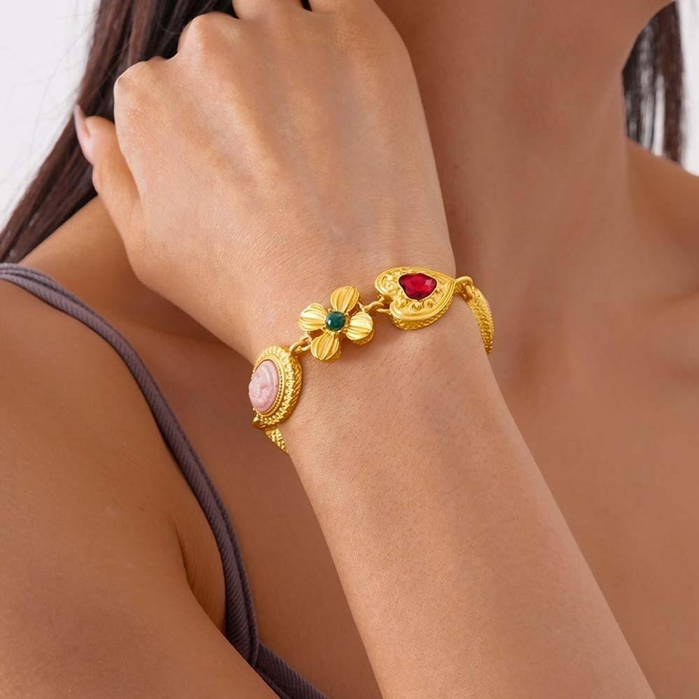 Zinc Zinc Alloy Heart Cameo Bracelet Court Style Retro Emboss Earrings Vintage Necklace  Wedding