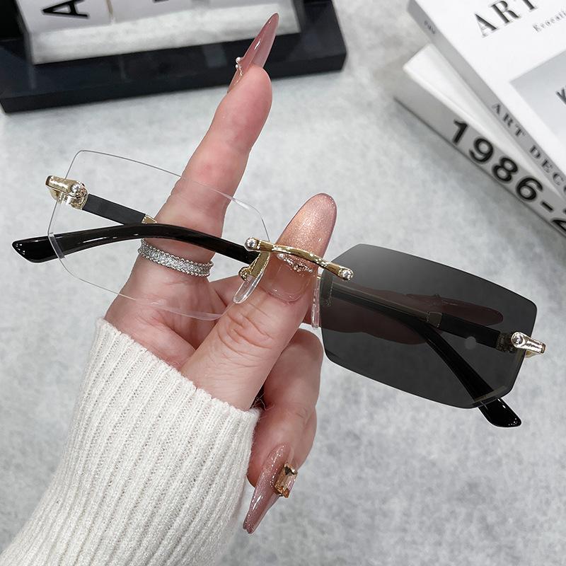 Modische randlose rechteckige Sonnenbrille Beliebte Damen Herren Shades Kleine quadratische Sonnenbrille für weiblich männlich Sommerreisen Oculos