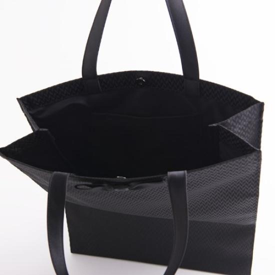 Large, ribbon-adorned sub-bag, fits B4 documents, made in Japan, suitable for both formal and formal occasions, perfect for weddings, school entrance