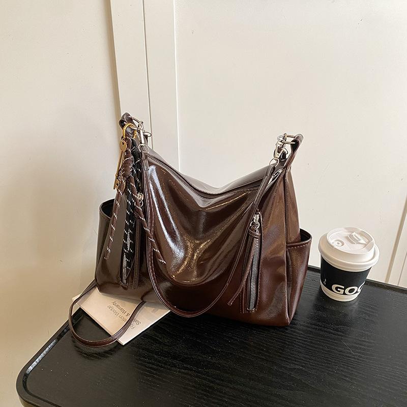 

Вместительная сумка под мышкой женская 2025 новая модная сумка-мессенджер женская текстурная универсальная дорожная наплечная сумка-тоут прилив Without pendant