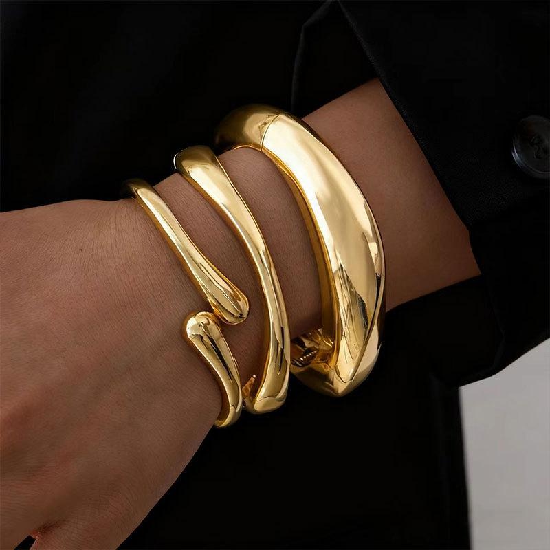 Wave Cold Wind Stacked Bracelet Exaggerated Simple Design Bracelet Light Luxury High-End Jewelry Women