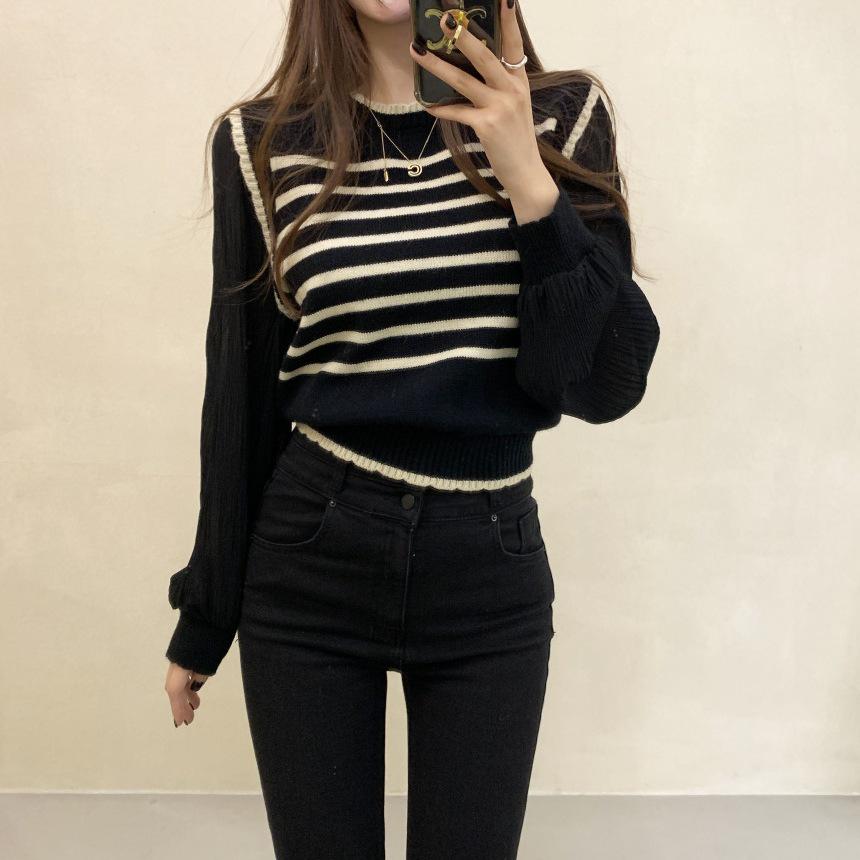 Women's Off-White Retro Patchwork Chiffon Striped Knit Sweater Shirt, One Size, Black, Korean Niche Design.