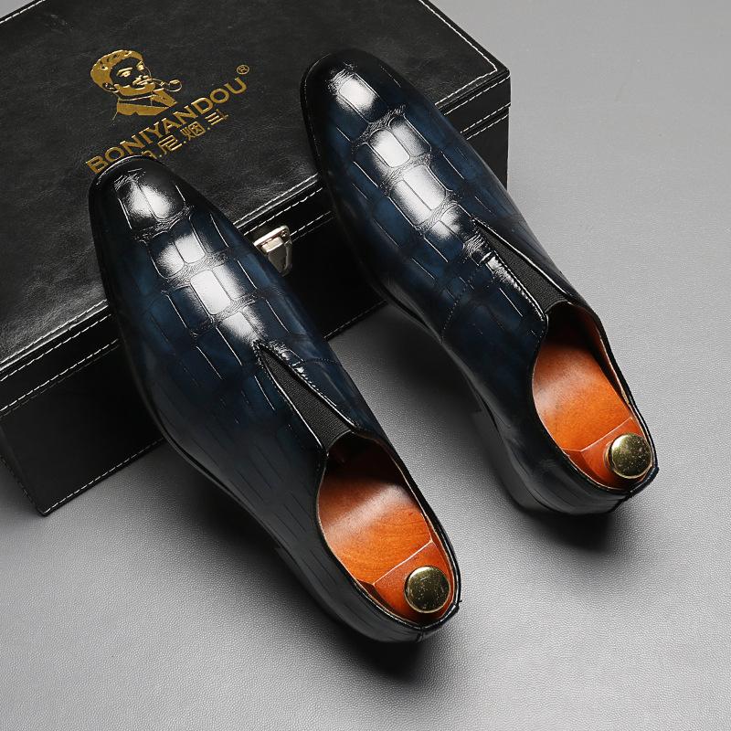 British Trendy Men's Crocodile Pattern Casual Leather Shoes Breathable Foot Shoes Men's Business Pointed Leather Shoes