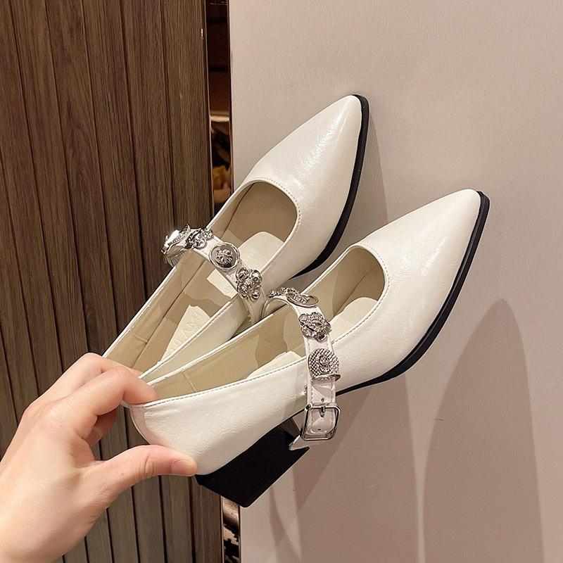 French Pointed Mary Jane Women's Shoes 2025 New Models with Skirts, Light Mouth One-word Metal Buckle Commuter Temperament Single Shoes