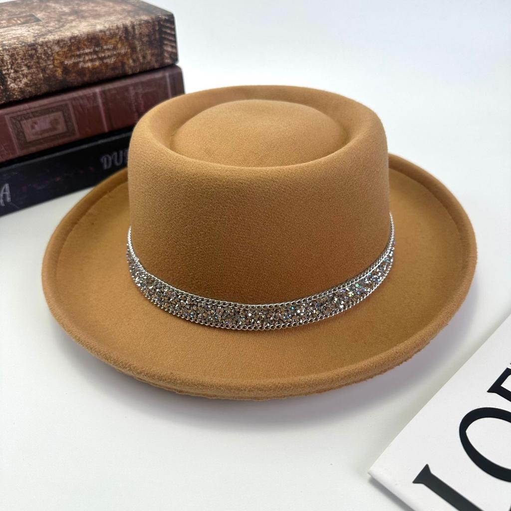 New 2025 Four Seasons Top Hat Diamond Felt Hat Rolled Edge Flat Top Fashion Versatile Sunscreen Women And Men