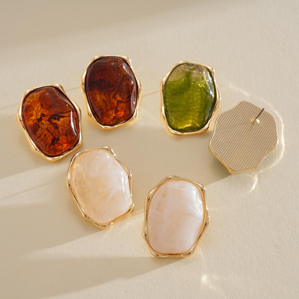 Exaggerated Brown Green White Resin Stud Earrings for Women Simple Geometric Irregular Metal Shell Earrings Exquisite Jewelry
