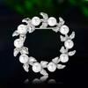 Elegantes Broches de Corona de Perlas para Mujer Unisex Pines de Planta Esmaltados Decoración de Mochila para Eventos Fiesta de Lujo Accesorios para Ropa
