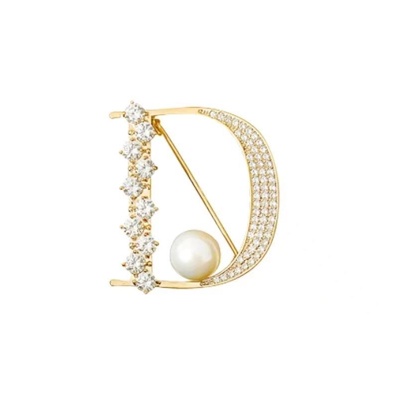 New Model Letter D Brooch - High-end, Exquisite, Simple Corsage with Anti-glare Silk Scarf Clasp and Pin.