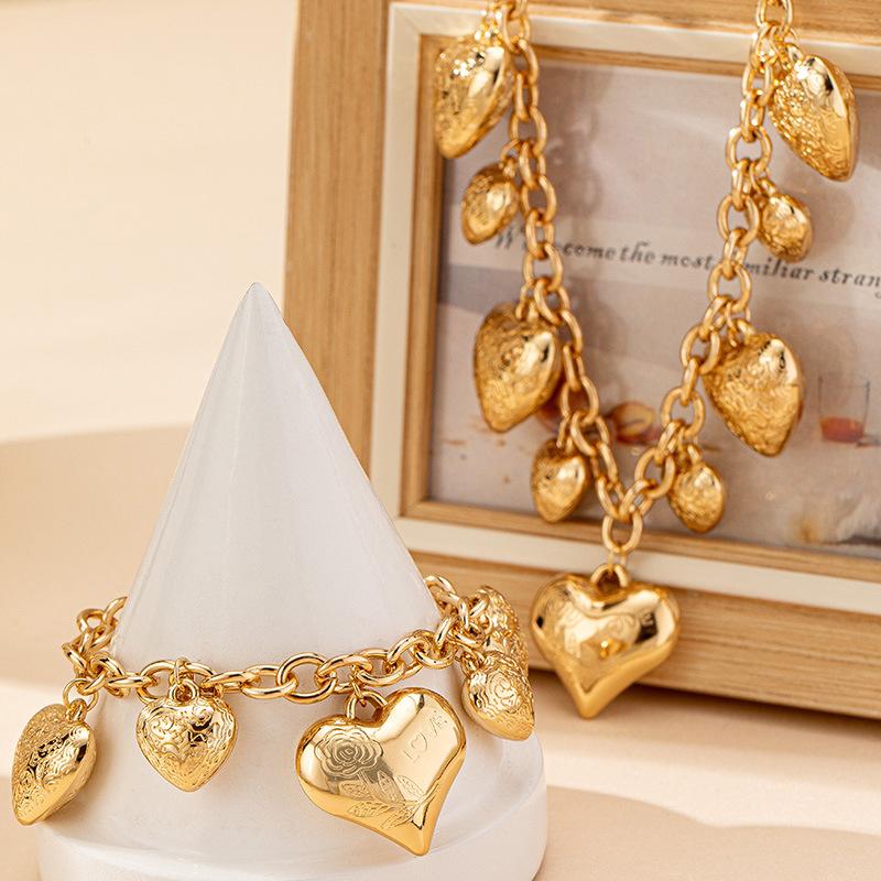 Peach Heart Pendant Necklace For Women Hip Hop Elegant Retro Holiday Party Gift Fashion Jewelry