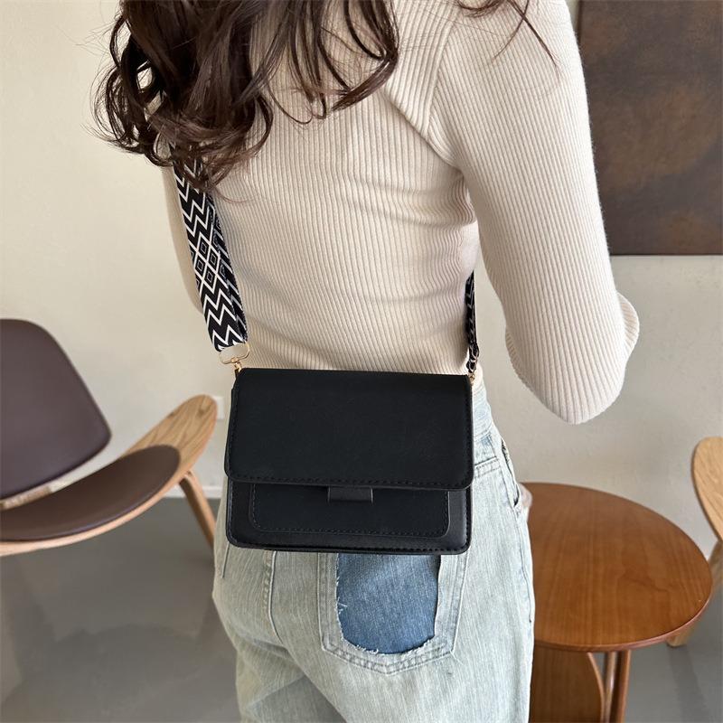 Casual Retro Bag Women's New Small Square Bag Trendy Fashion Women's Shoulder Bag Simple Messenger Bag