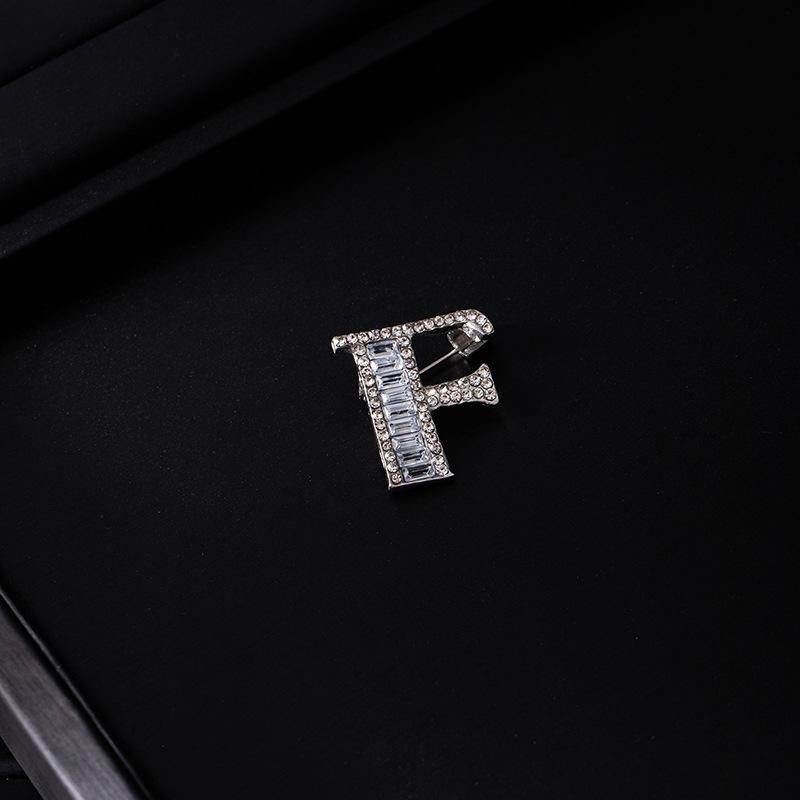 26 English Alphabet Brooches, Men'S And Women'S Suits, Collar Pins, Creative Brooches, Rhinestones, Crystal Anti-Light Pins