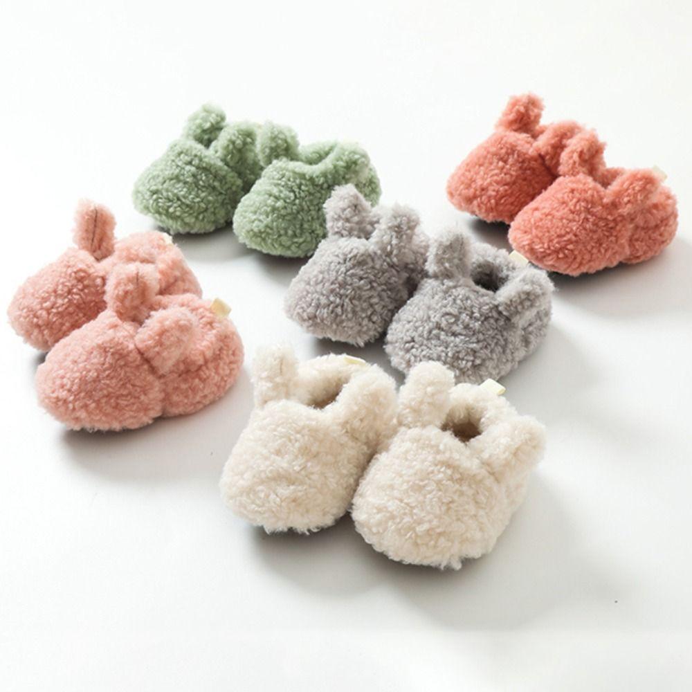 New Lamb Fleece Walking Shoes Soft Newborn Cotton Shoes Thicken Cartoon Crib Boots Winter