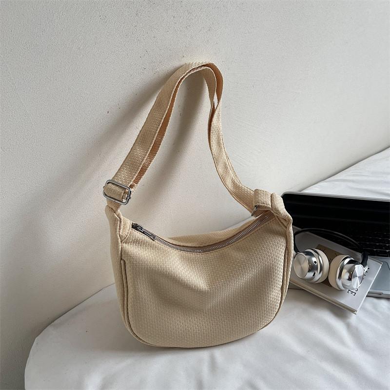 Canvas Dumpling Bag For Women With Zipper Closure And Street Style Design