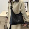 Koreanischer Stil Pendler-Schultertasche Retro Große Kapazität PU-Leder-Tragetasche Einfarbige Minderheiten-Design Damen-Achseltasche