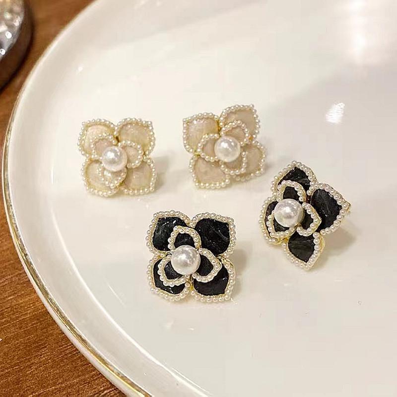 Boucles d'oreilles créatives à clous avec fleurs de camélia en émail perlé pour femmes, simples, mode, douces, personnalité, tempérament, bijoux minimalistes