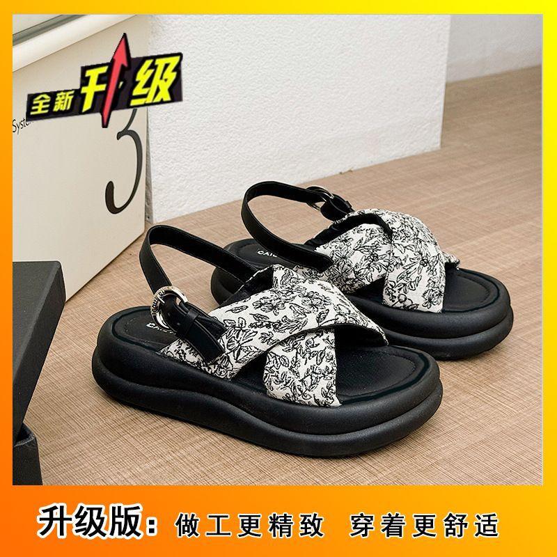 Internet celebrities thick-soled foreign style beach out Rome 2024 new new Chinese sports sandals female summer fairy wind wear