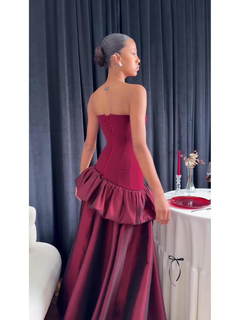 Elegantes ärmelloses langes Ballkleid für Damen - Kollektion Frühjahr 2025