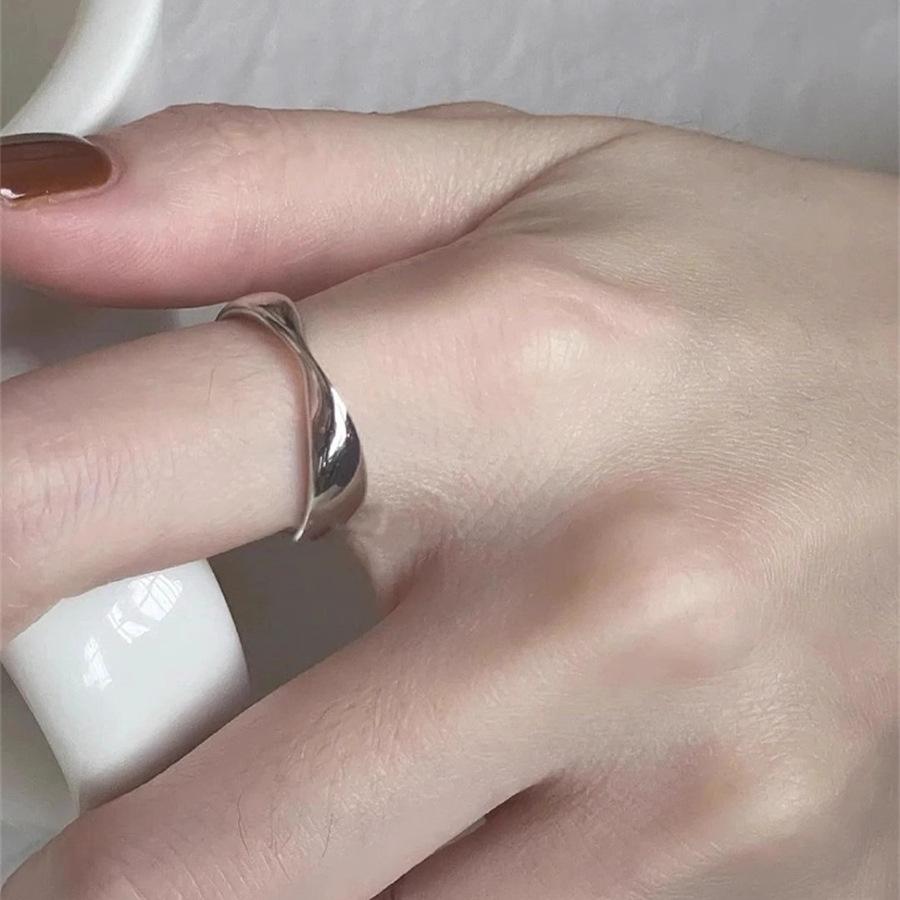 S925 Sterling Silver Mobius Ring Minimalist Cold Wind Niche Open Ring Tide