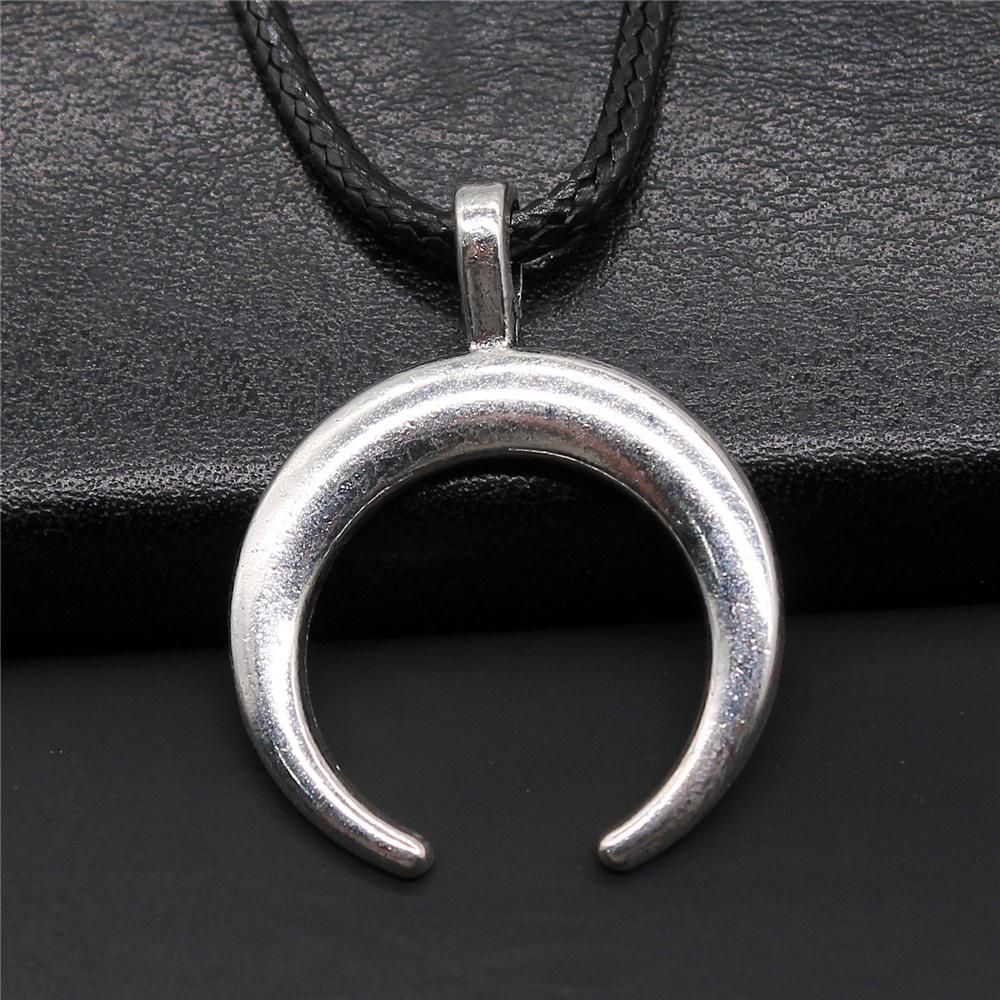 Crescent Moon Pendant Necklace OX Double Horn Necklaces for Women Vintage Jewelry Black Leather Chain Necklace