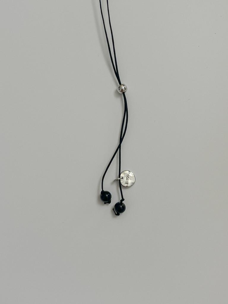 Sosoo Ouartz Drop Point Necklace [Black]