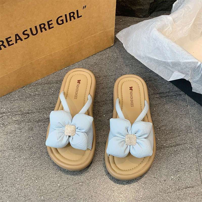 Stepping On Shit Slippers Female Summer Wear 2025 New Fairy Wind Flat-bottomed Flowers with Skirt One-word Beach Sandals