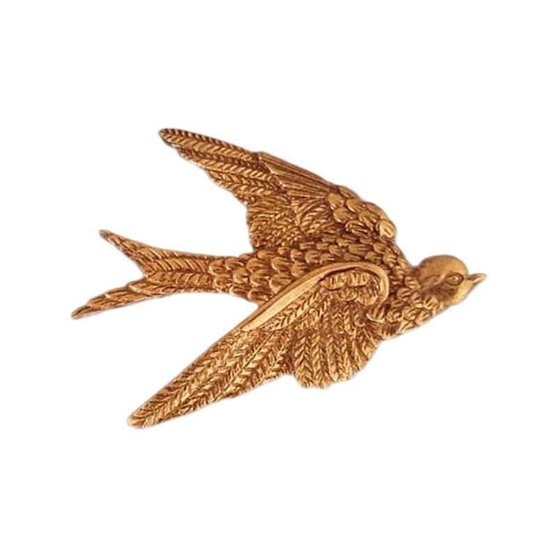 Gold Swallow Wall Decors 3D Resin Flying Bird Hanging Sculpture Floating Ornament for Entryway Living Room Bedroom Styling Housewarmings Gift