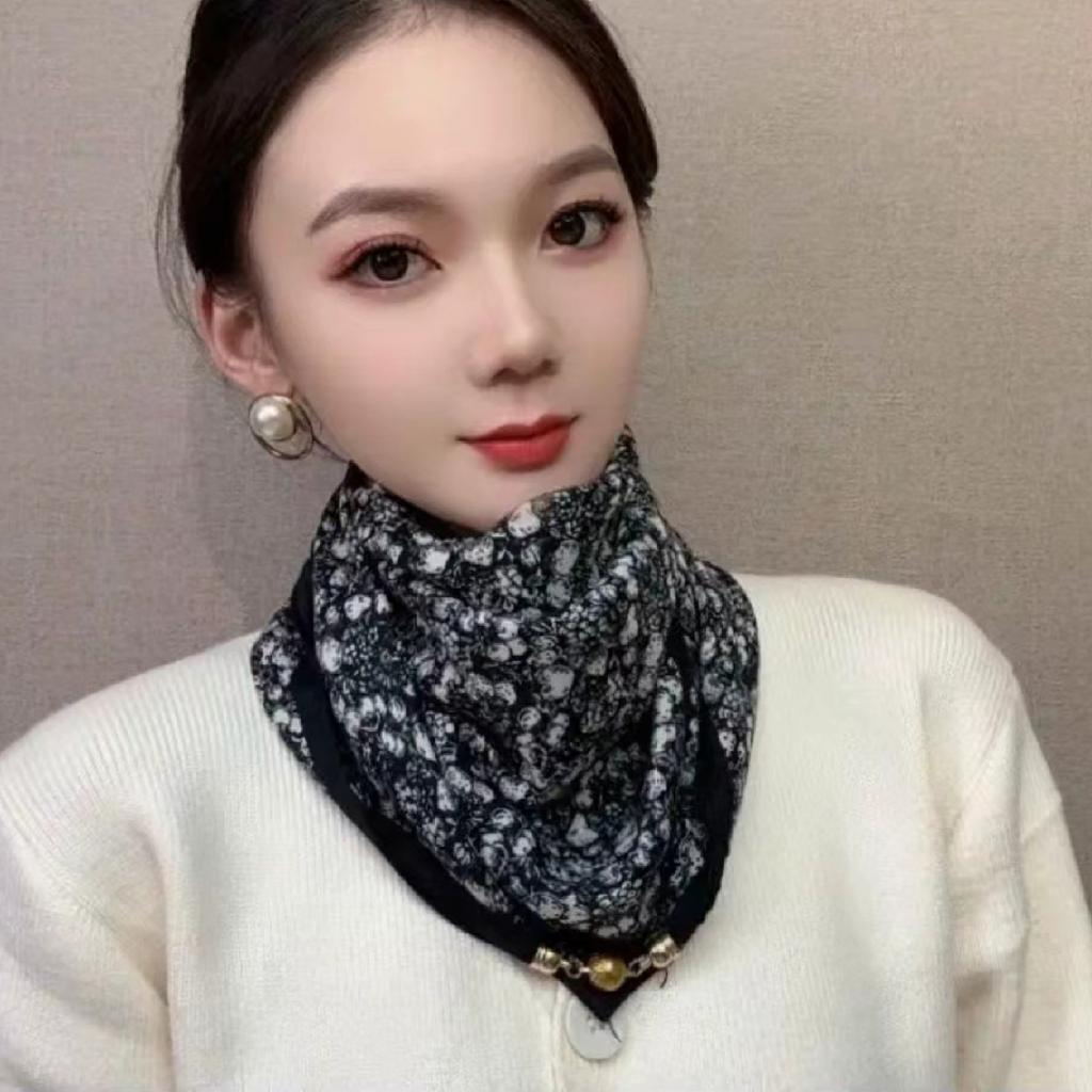 Magnetic buckle cotton and linen small square scarf silk scarf women's spring and autumn versatile neck protection scarf triangular scarf new warm sca
