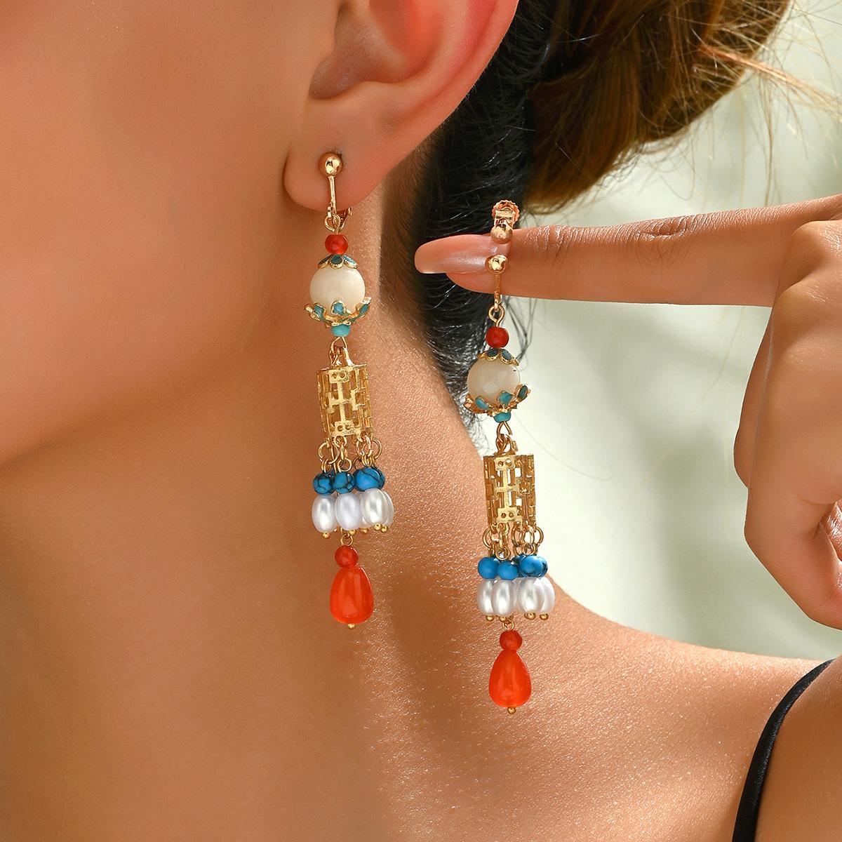 

2025 новые средневековые женские серьги нишевый дизайн с инкрустацией кристаллами и жемчугом премиальные серьги-фонарики серьги-гвоздики