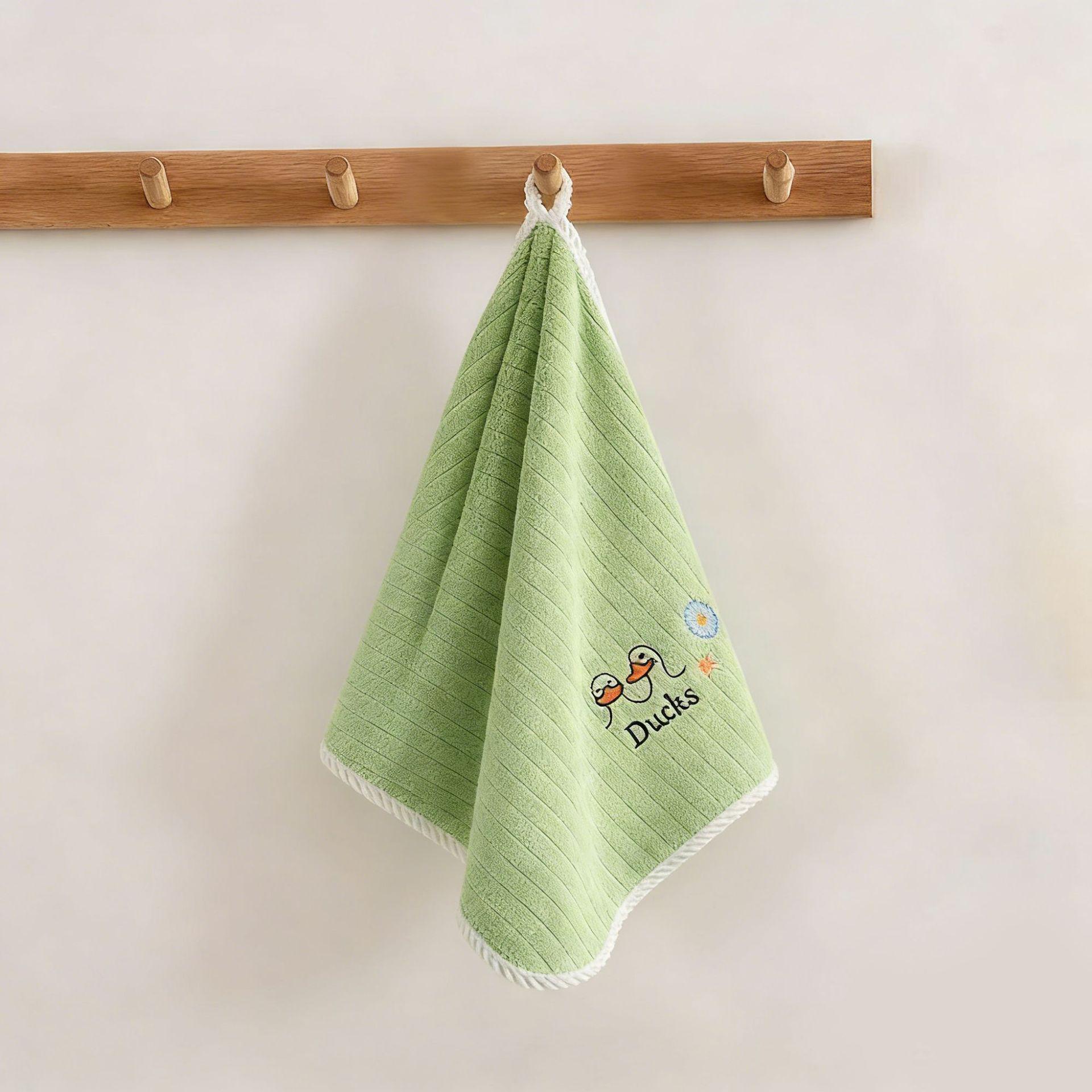 Quick-Dry Coral Fleece Cartoon Towel for Kids - Absorbent & Soft Face Washing Bib 25x50cm