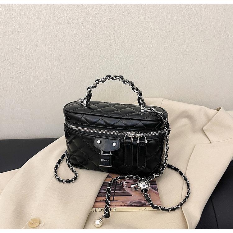 This year's popular diamond handbag women's 2025 summer trendy fashion sweet chain box bag casual messenger bag