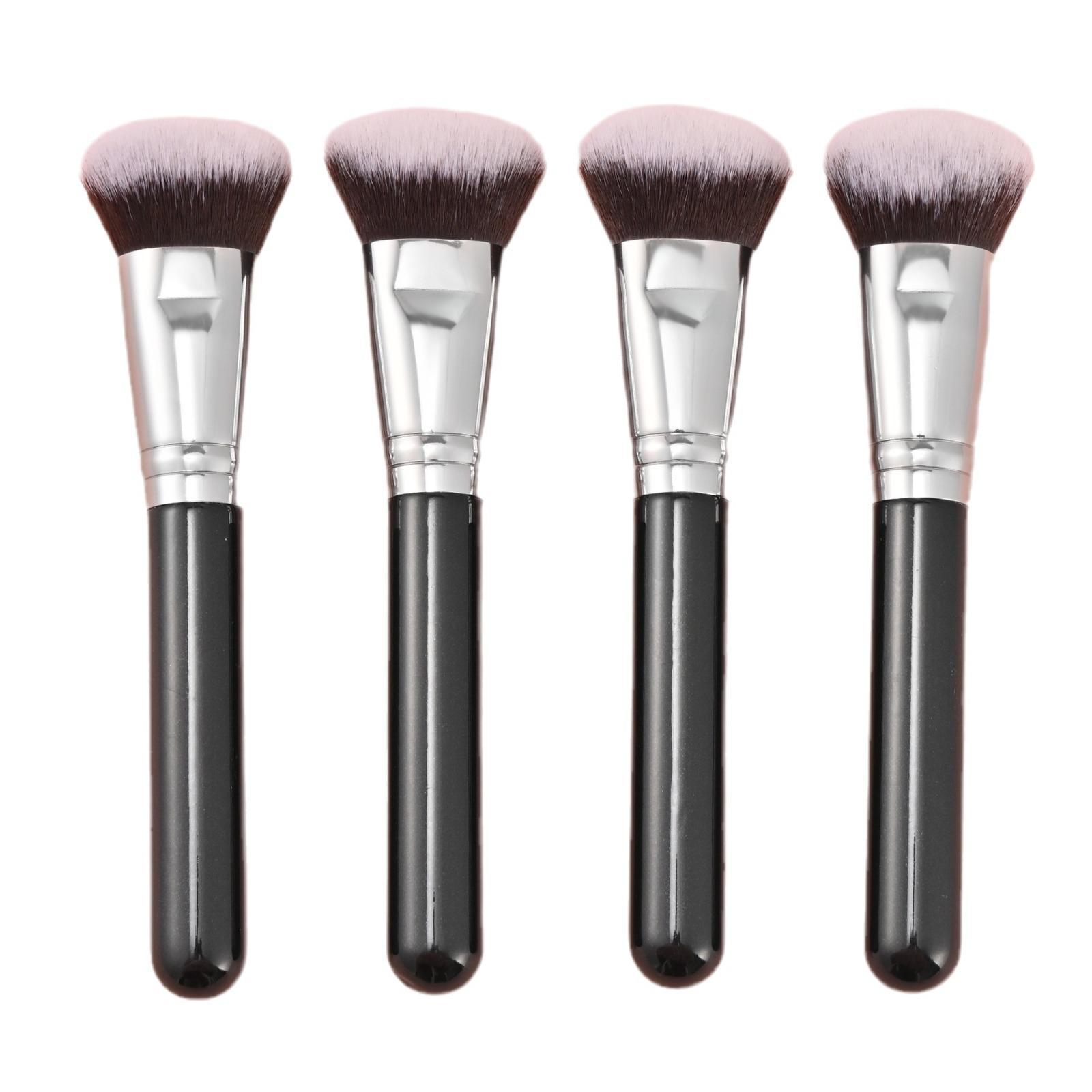 

Большая скошенная кисть для нанесения жидкой тональной основы Traceless — идеально подходит для нанесения BB-крема и жидкой тональной основы, создает модный образ в стиле Net Red Hot. Single slope