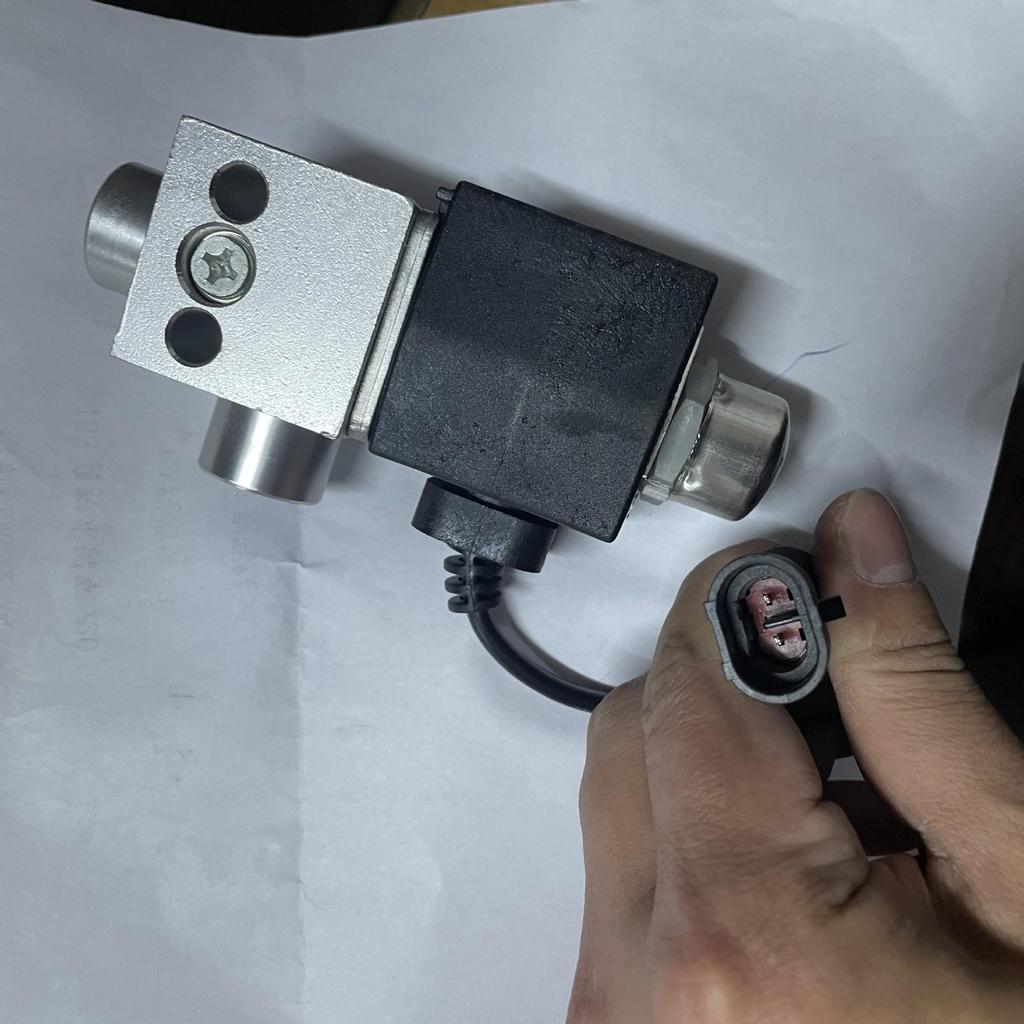 Two-Position Three-Way Solenoid Valve for XCMG Crane & SANY PTO