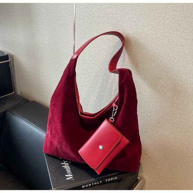 Retro bag women's large-capacity new autumn and winter versatile casual shoulder shopping bag commuter tote bag