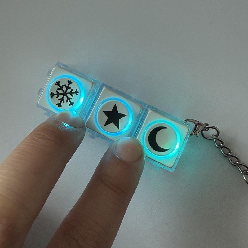 Funny Assembleable Star Moon Key Chain Keyboard Stress Relief Button Keycap Clicker Keychain Keyboard Keychain Finger Toys