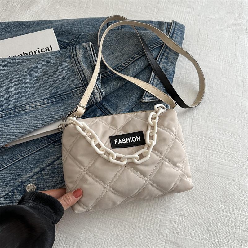 

Fashion chain solid color casual bag 2025 spring new versatile ins shoulder armpit bag Korean version rhombus embroidery thread