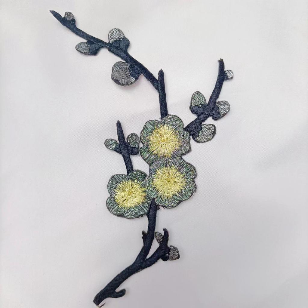 Plum Blossom Velcro Embroidered Patch for DIY Clothing & Accessories