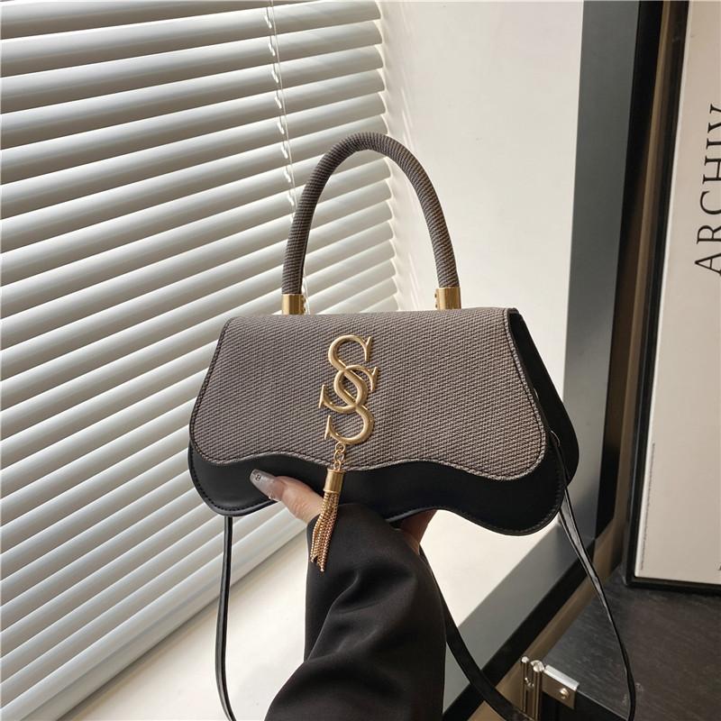 New Small Square Bag Fashion Trend Light Luxury Design Sense Simple Versatile Handbag Shoulder Messenger Bag